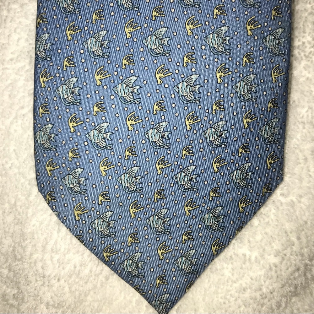 Classic preppy Vineyard Vines Blue Angelfish tie